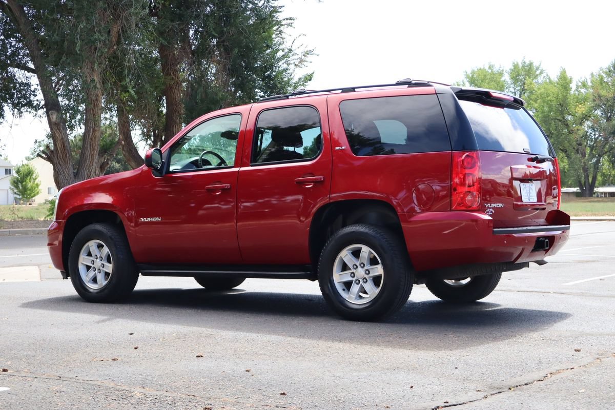 Used 2013 GMC Yukon SLT w/ SLT-2 Equipment Package AWD/4WD image 7