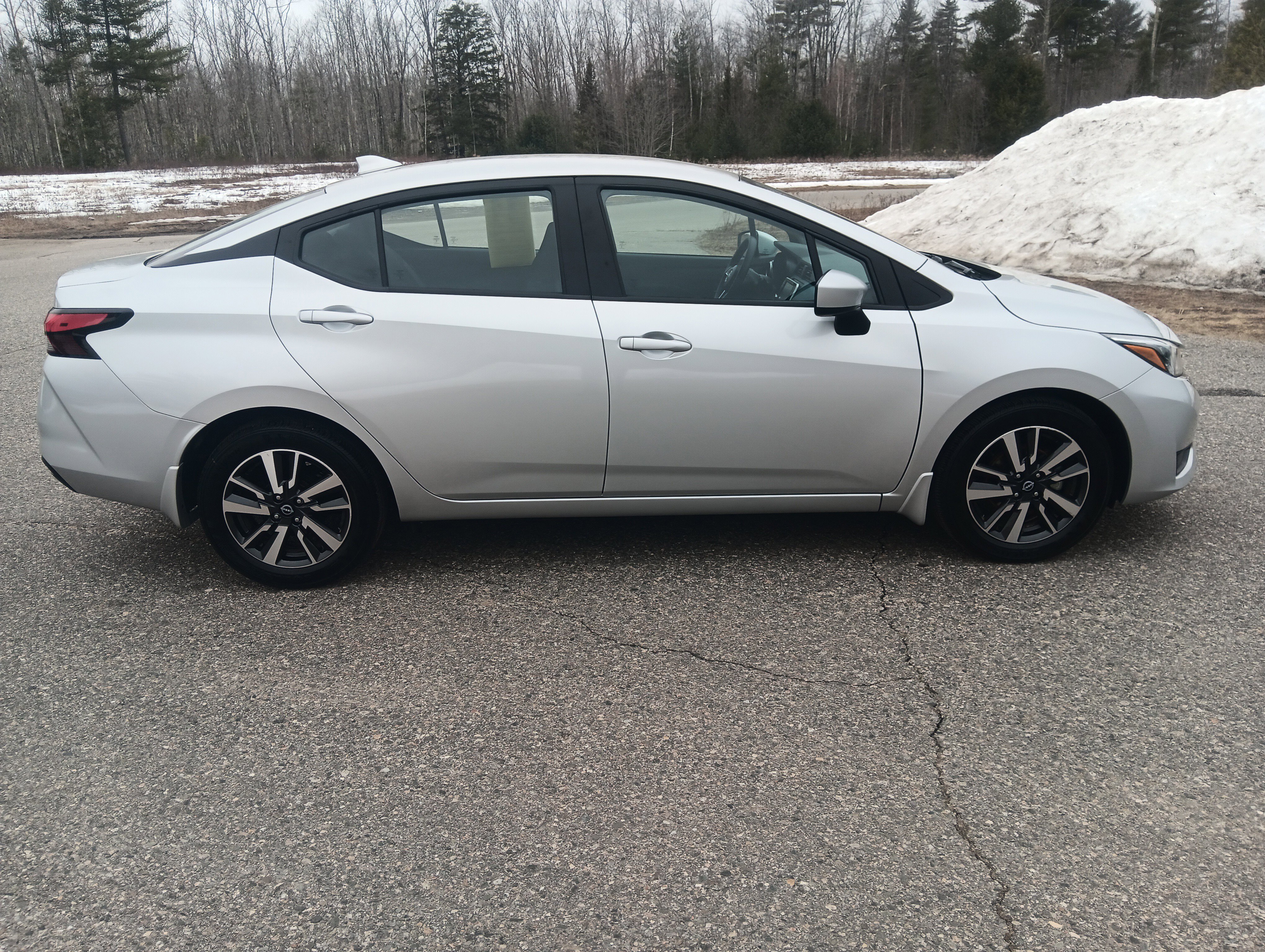 Certified 2025 Nissan Versa SV w/ Trunk Package image 4