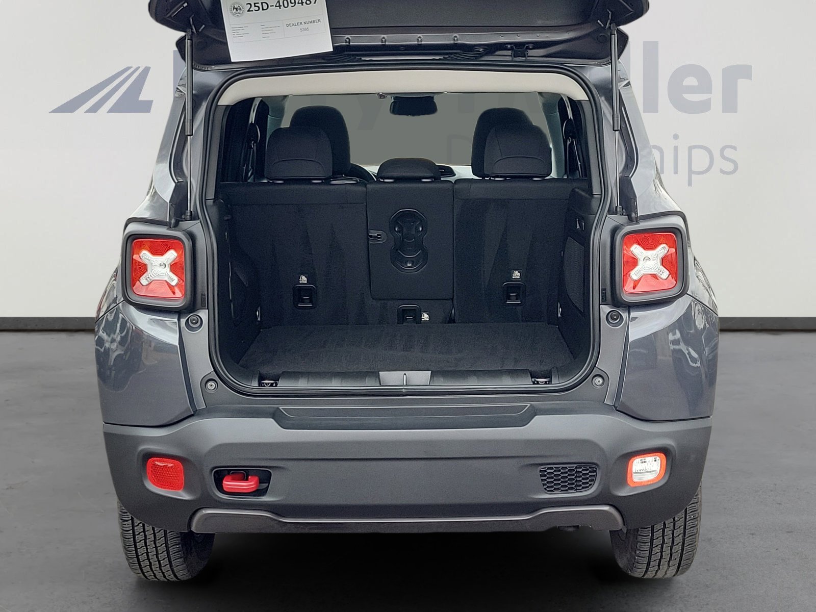 Used 2022 Jeep Renegade Trailhawk w/ Sun/Sound Group image 31