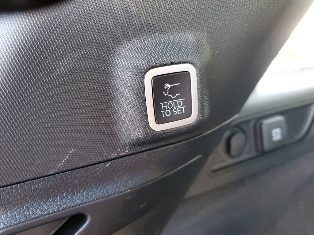 Used 2023 Jeep Grand Cherokee Summit w/ Luxury Tech Group V image 38