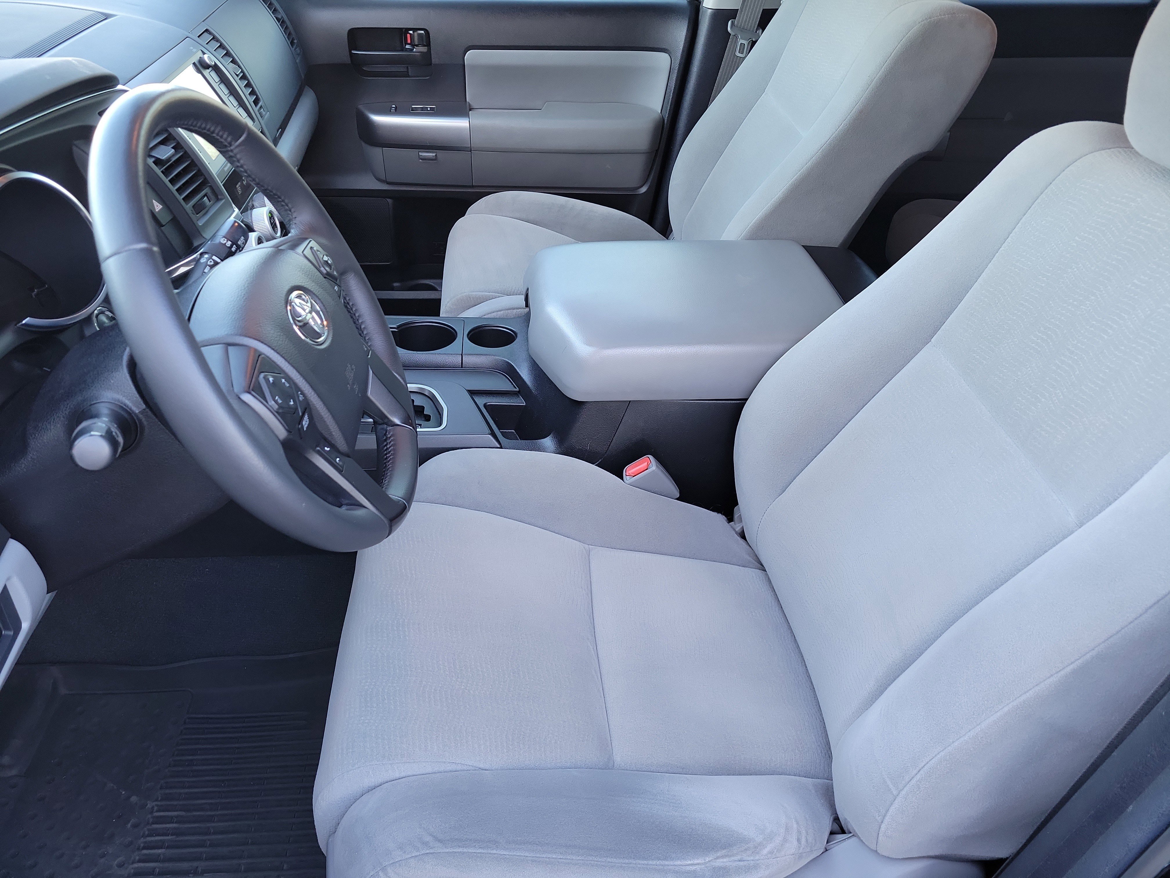 Used 2022 Toyota Sequoia SR5 image 9