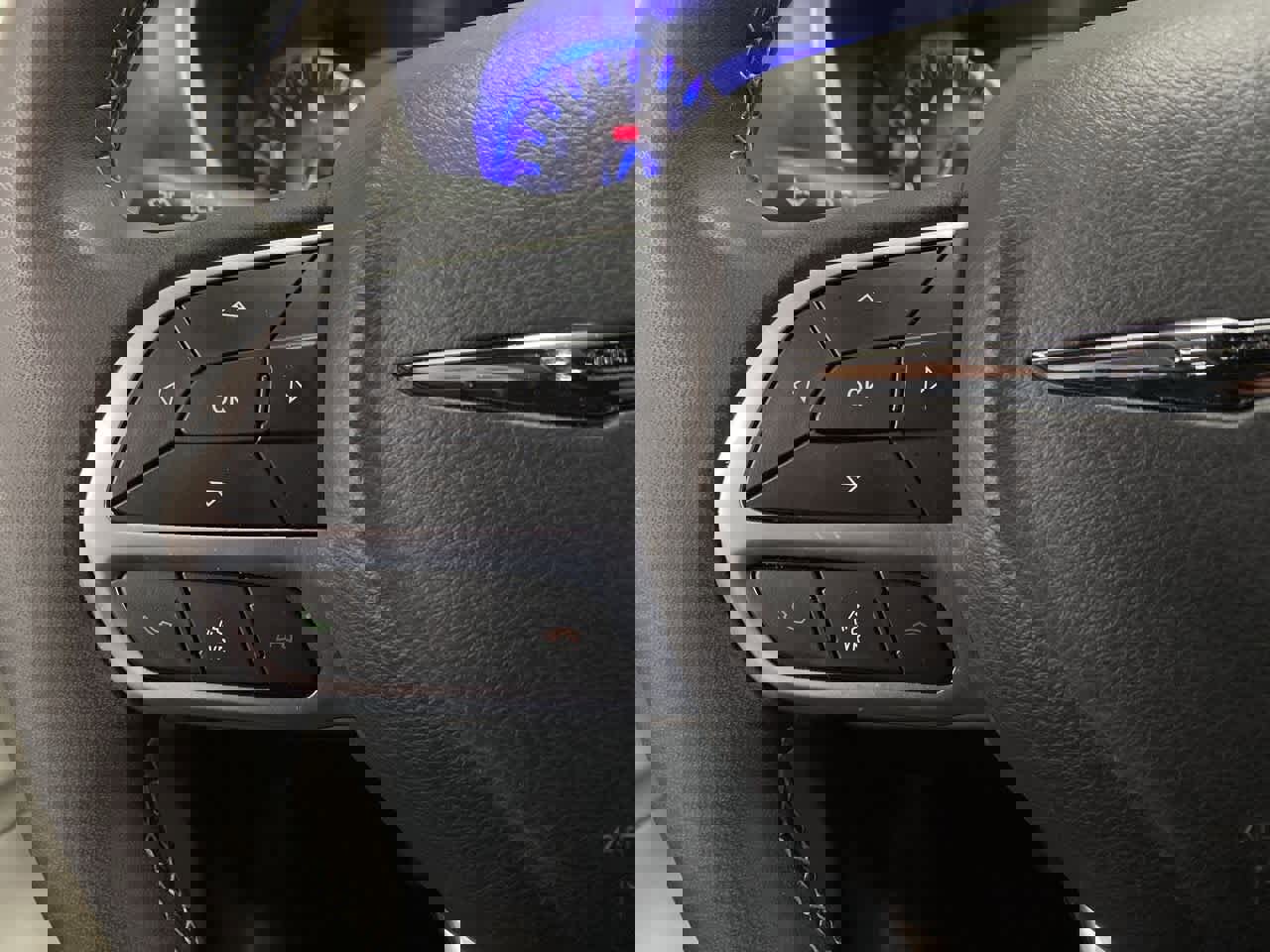 Used 2024 Chrysler Pacifica Touring-L image 20