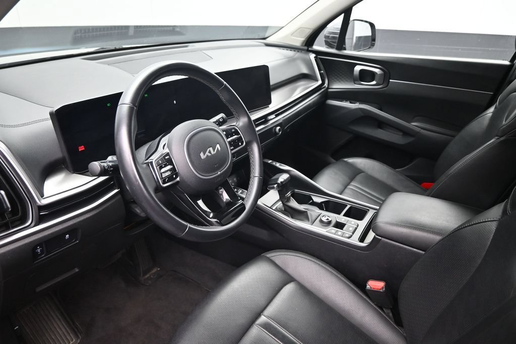 Used 2024 Kia Sorento S FWD image 19