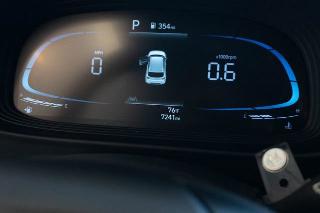 Used 2025 Hyundai Venue SE image 19