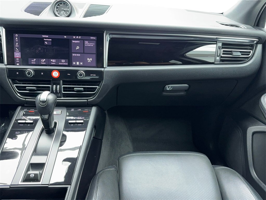 Used 2024 Porsche Macan image 19