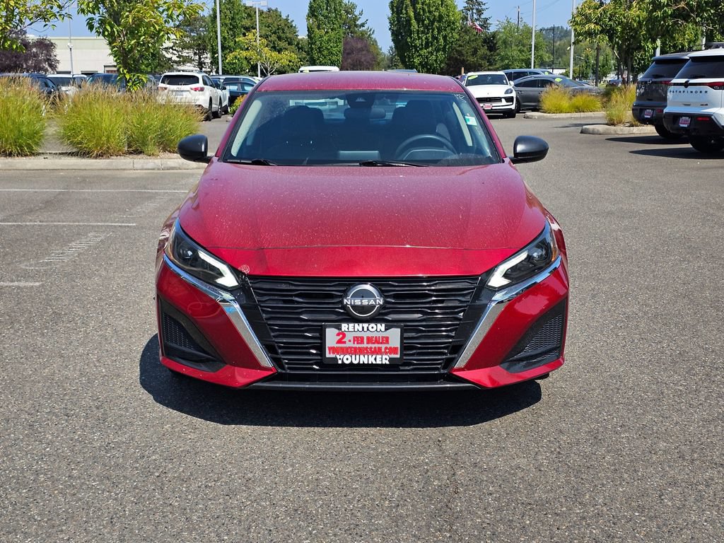 Used 2024 Nissan Altima 2.5 SV FWD image 2