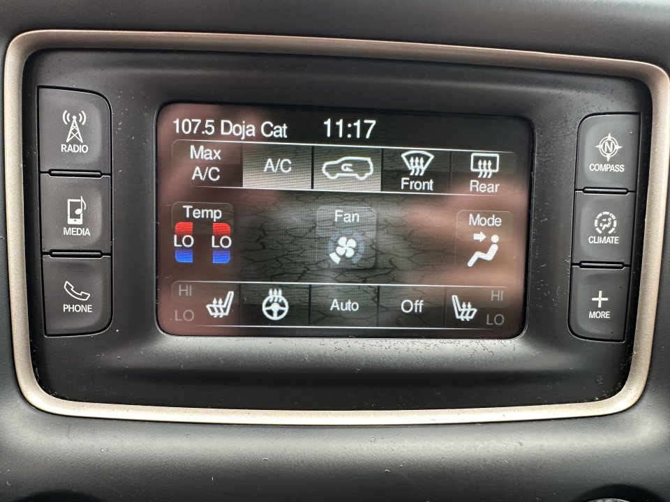 Used 2016 Jeep Grand Cherokee Limited RWD image 12