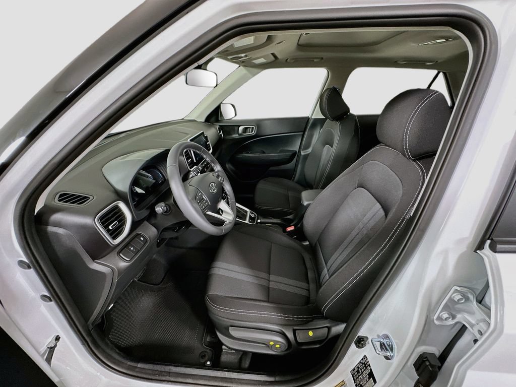 New 2026 Hyundai Venue SEL FWD image 15