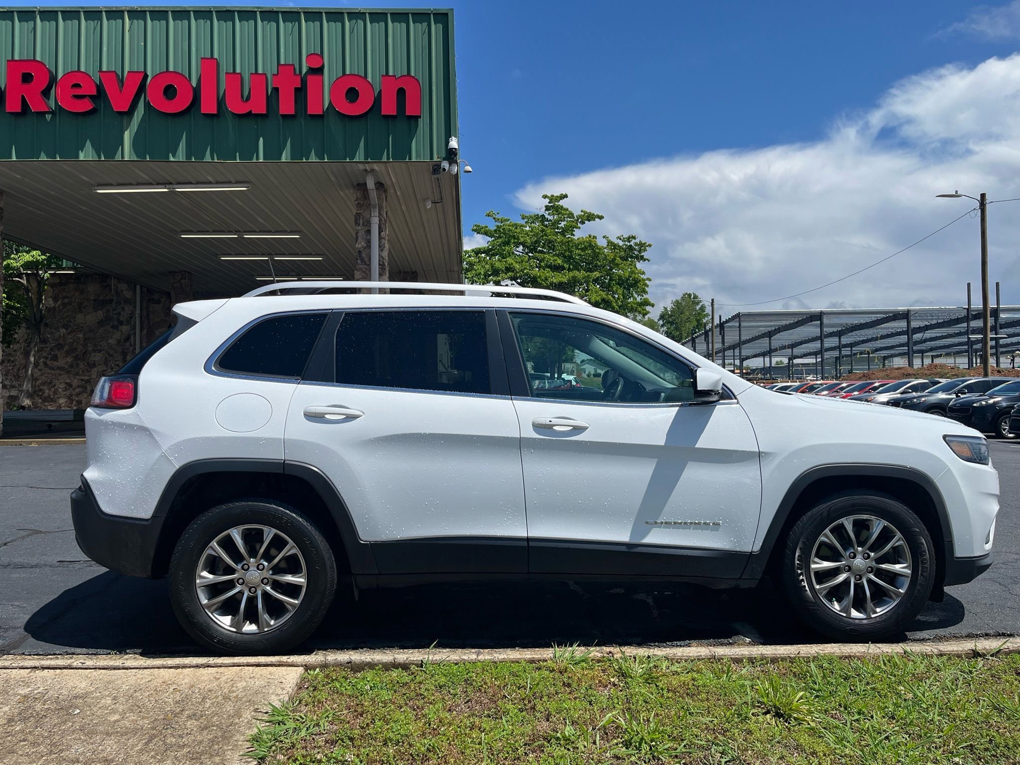 Used 2020 Jeep Cherokee Latitude Plus image 8