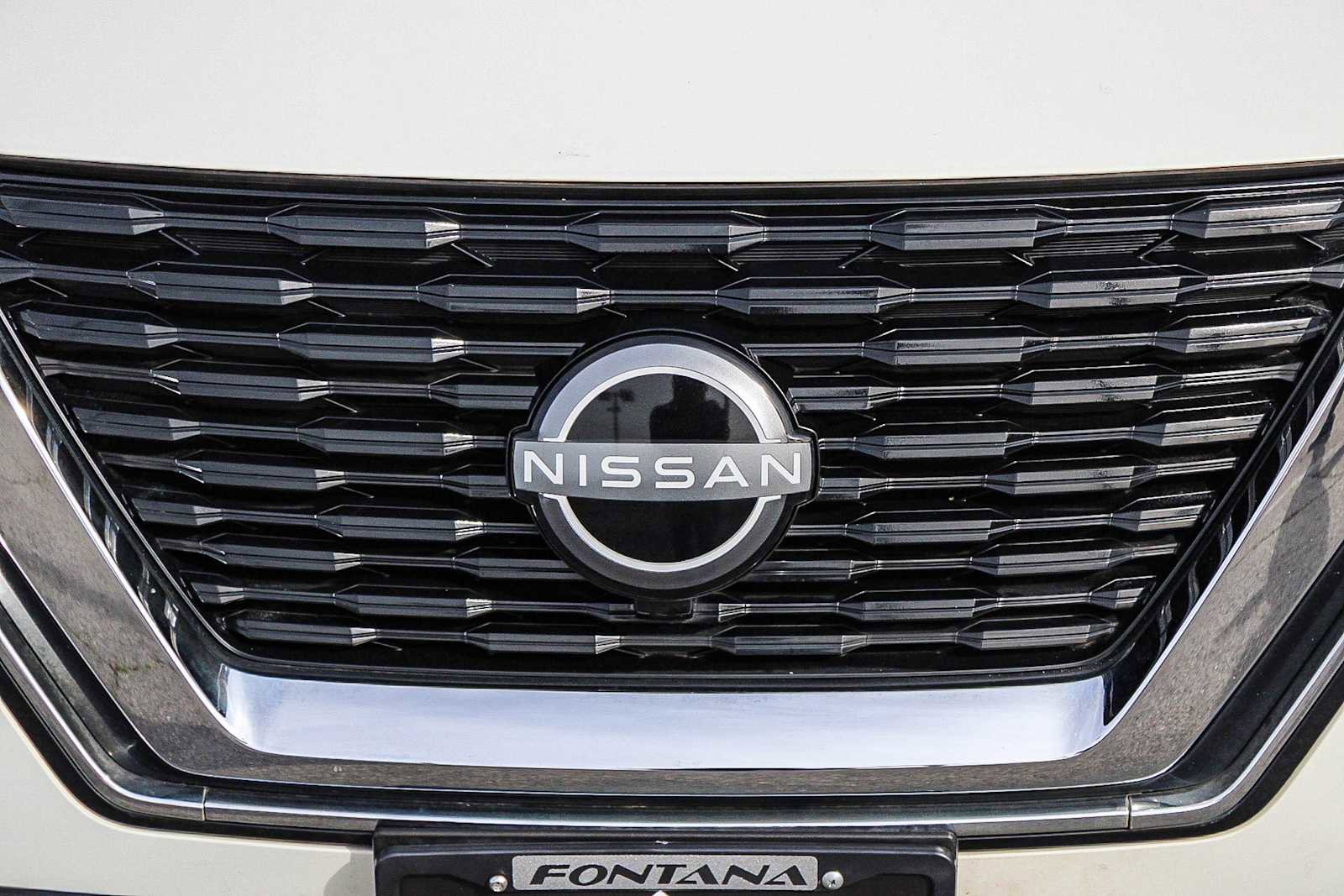 Used 2023 Nissan Rogue S image 11