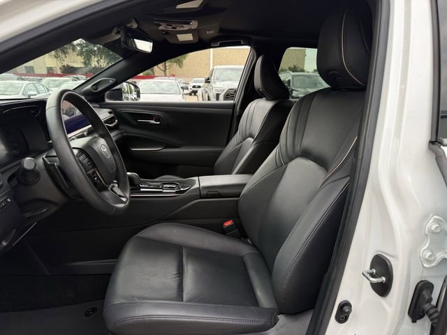 Used 2023 Toyota Crown Platinum AWD/4WD image 30