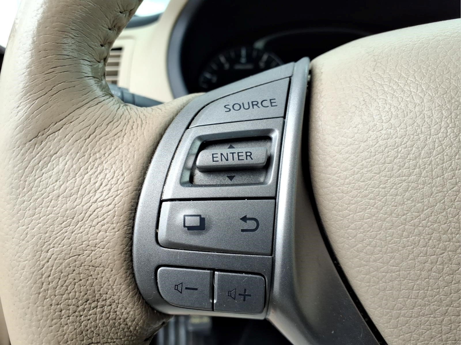 Used 2015 Nissan Altima 2.5 SV w/ Convenience Package FWD image 19