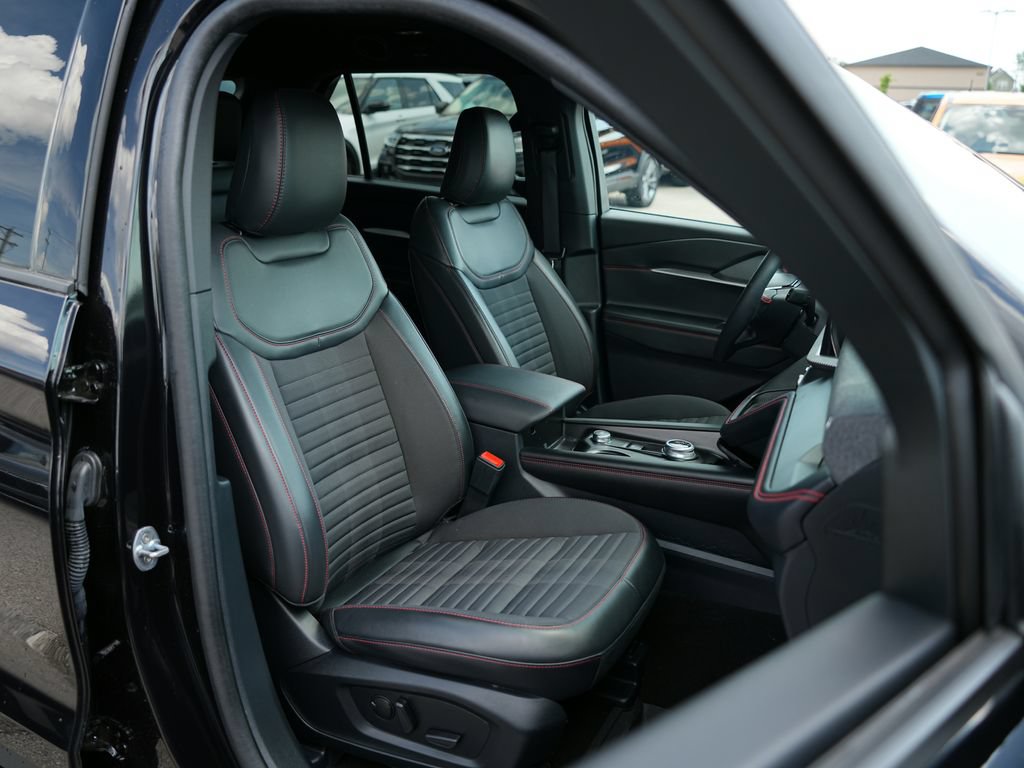 Used 2025 Ford Explorer ST-Line RWD image 25