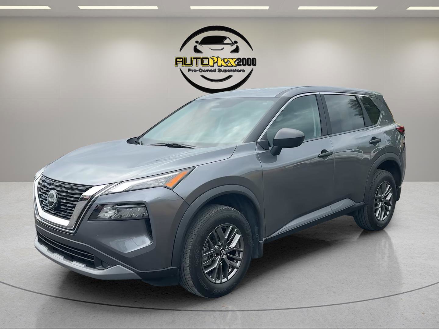 Used 2023 Nissan Rogue S AWD/4WD image 3