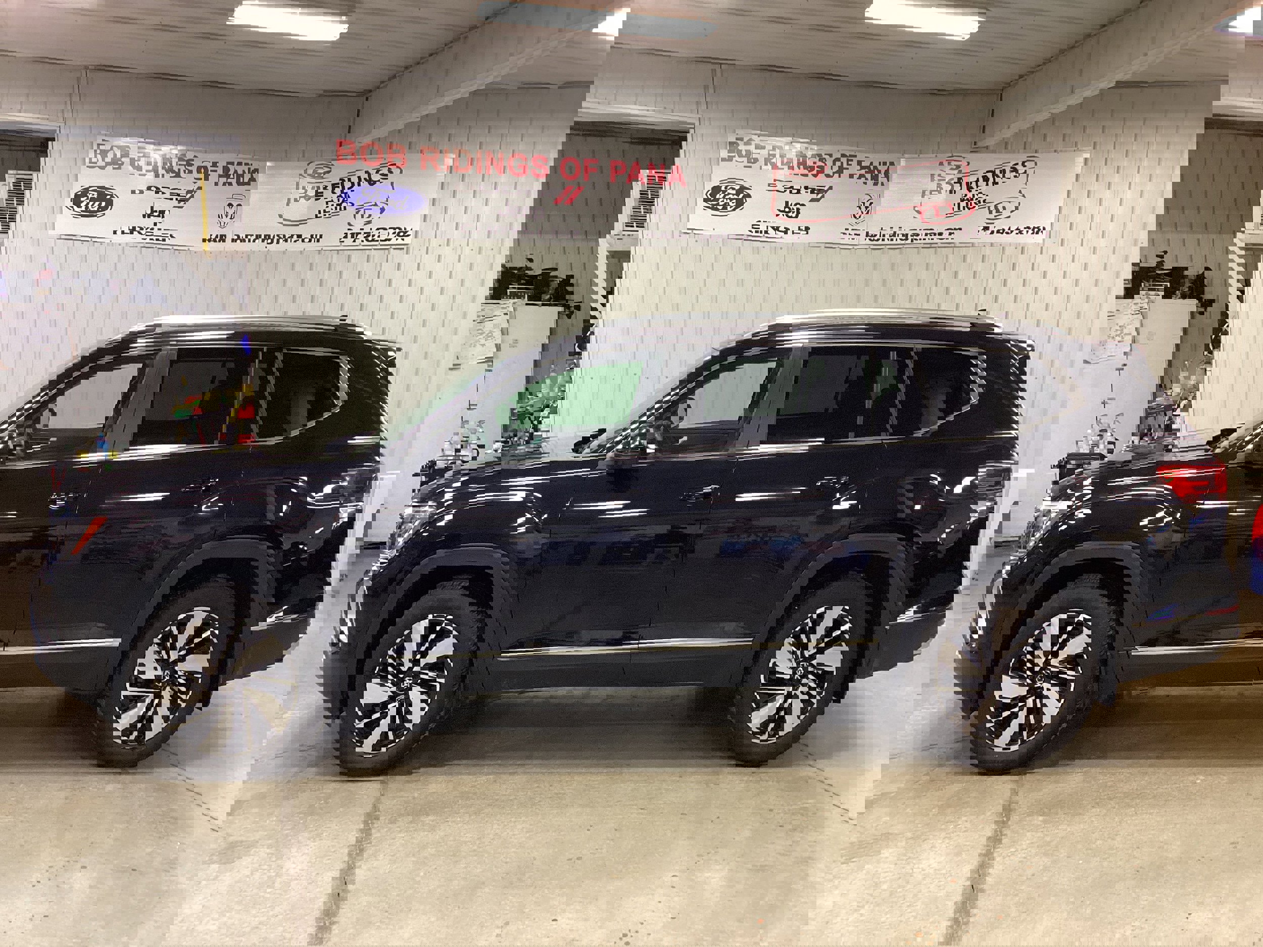 Used 2024 Volkswagen Atlas SEL image 2