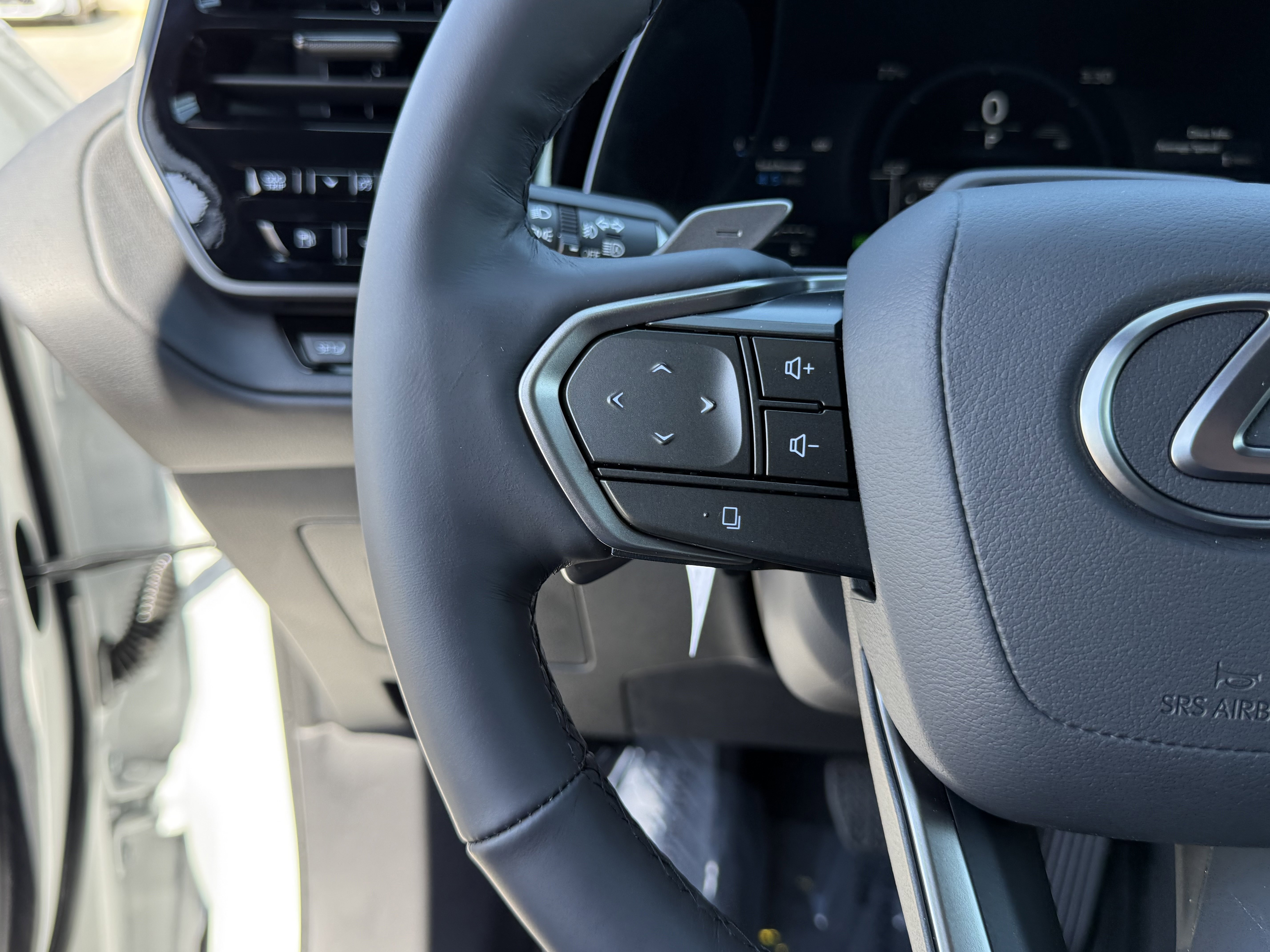New 2026 Lexus TX 550h AWD Plug-In Hybrid image 22
