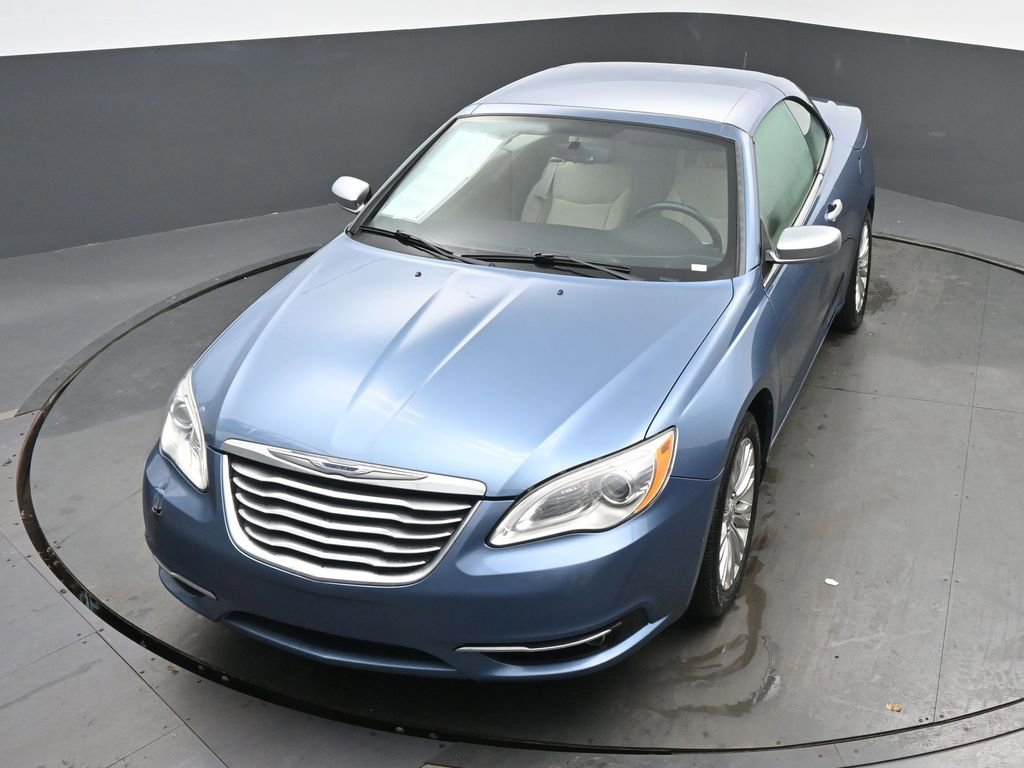 Used 2011 Chrysler 200 Limited image 36
