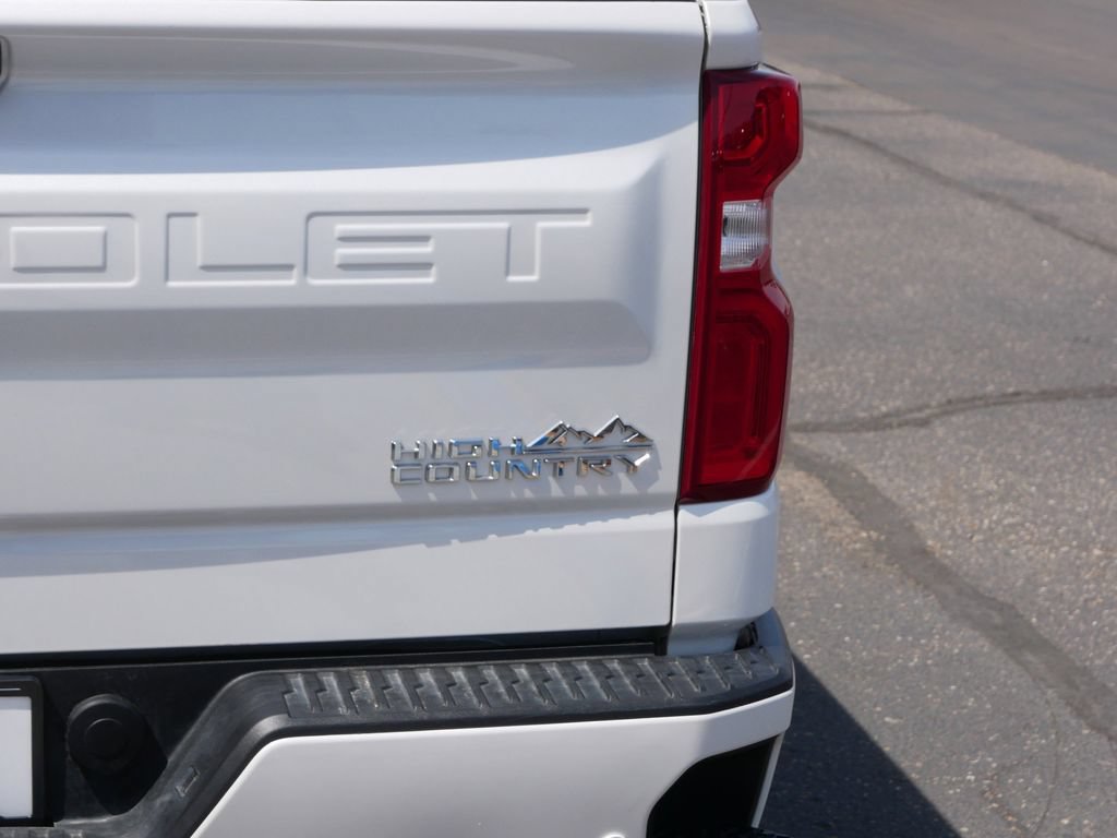 Used 2024 Chevrolet Silverado 1500 High Country w/ Technology Package AWD/4WD image 6