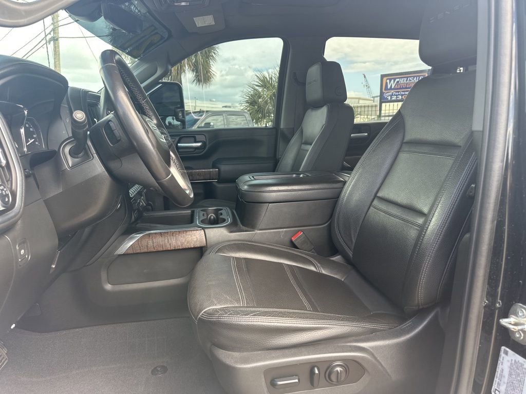 Used 2021 GMC Sierra 2500 Denali w/ Denali Black Diamond Edition AWD/4WD image 6