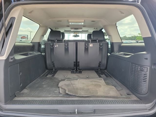 Used 2014 Chevrolet Suburban LTZ RWD image 9