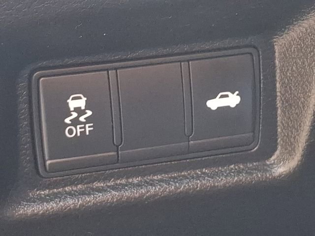 Used 2018 INFINITI Q50 Luxe w/ Essential Package (3.0T Luxe) image 23