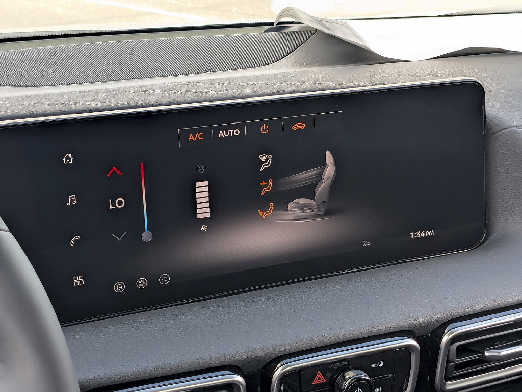 New 2027 Nissan Sentra SR w/ Floor Mat Package FWD image 17