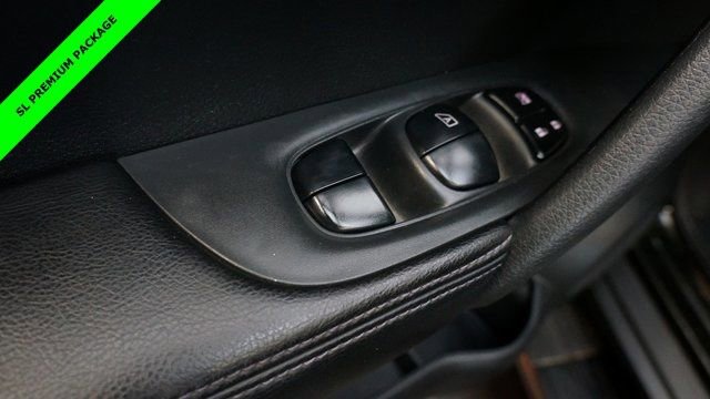 Used 2016 Nissan Rogue SL w/ SL Premium Package image 30