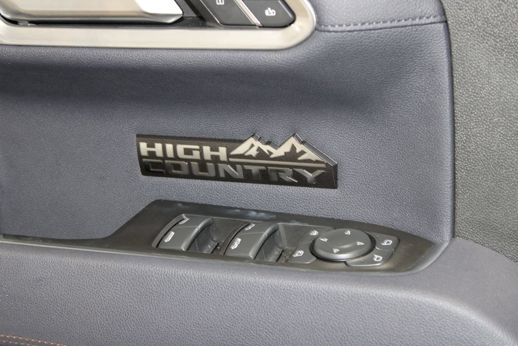 Used 2025 Chevrolet Silverado 1500 High Country AWD/4WD image 45