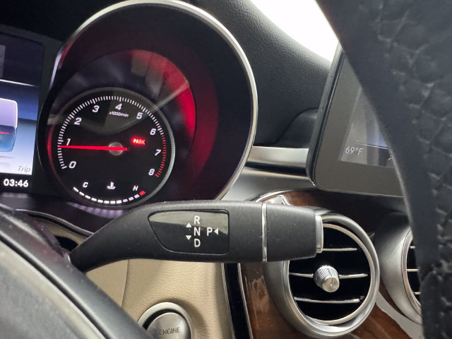Used 2019 Mercedes-Benz GLC 300 image 27
