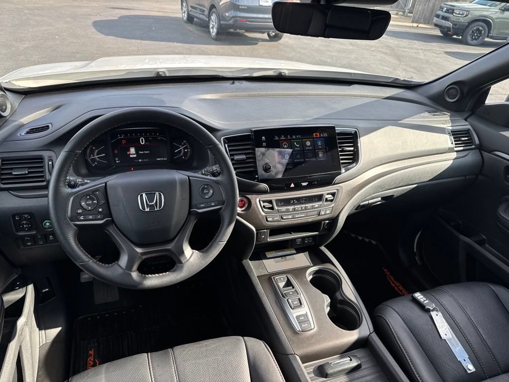 Certified 2023 Honda Passport TrailSport image 36
