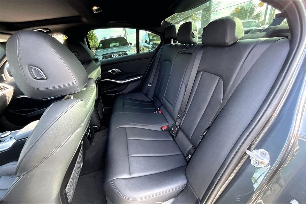 Used 2021 BMW 330i Sedan w/ Driving Assistance Package RWD image 35