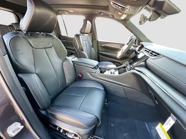 New 2025 Jeep Grand Cherokee Overland w/ Luxury Tech Group IV AWD/4WD image 29