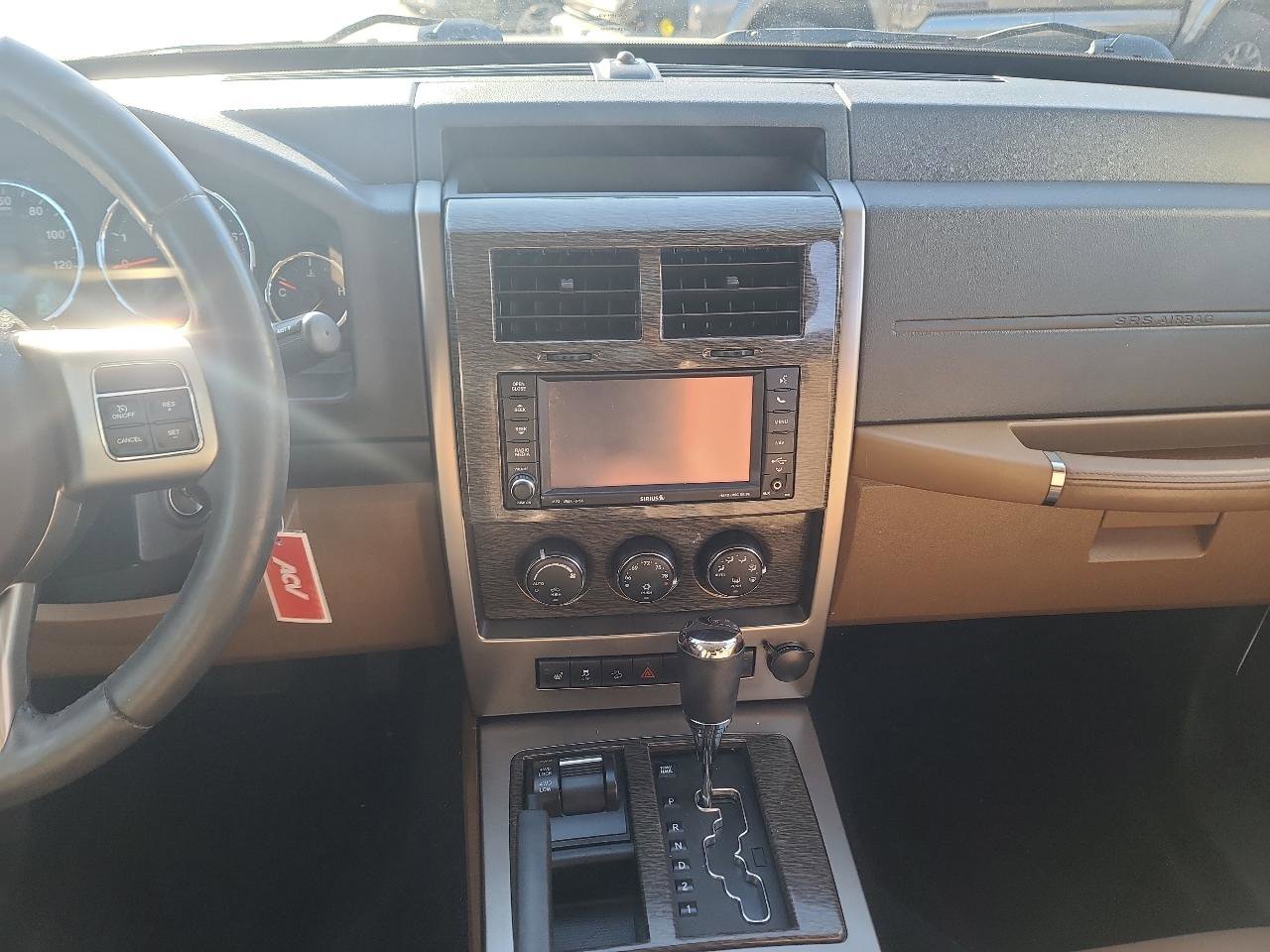 Used 2012 Jeep Liberty Limited w/ Comfort/Convenience Group image 16