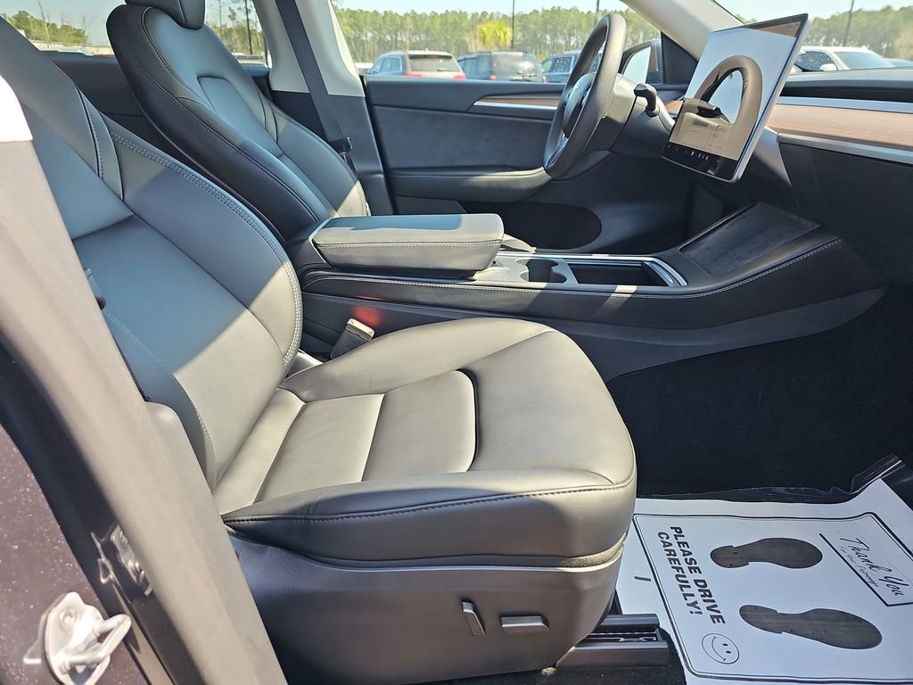 Used 2024 Tesla Model Y Long Range image 13
