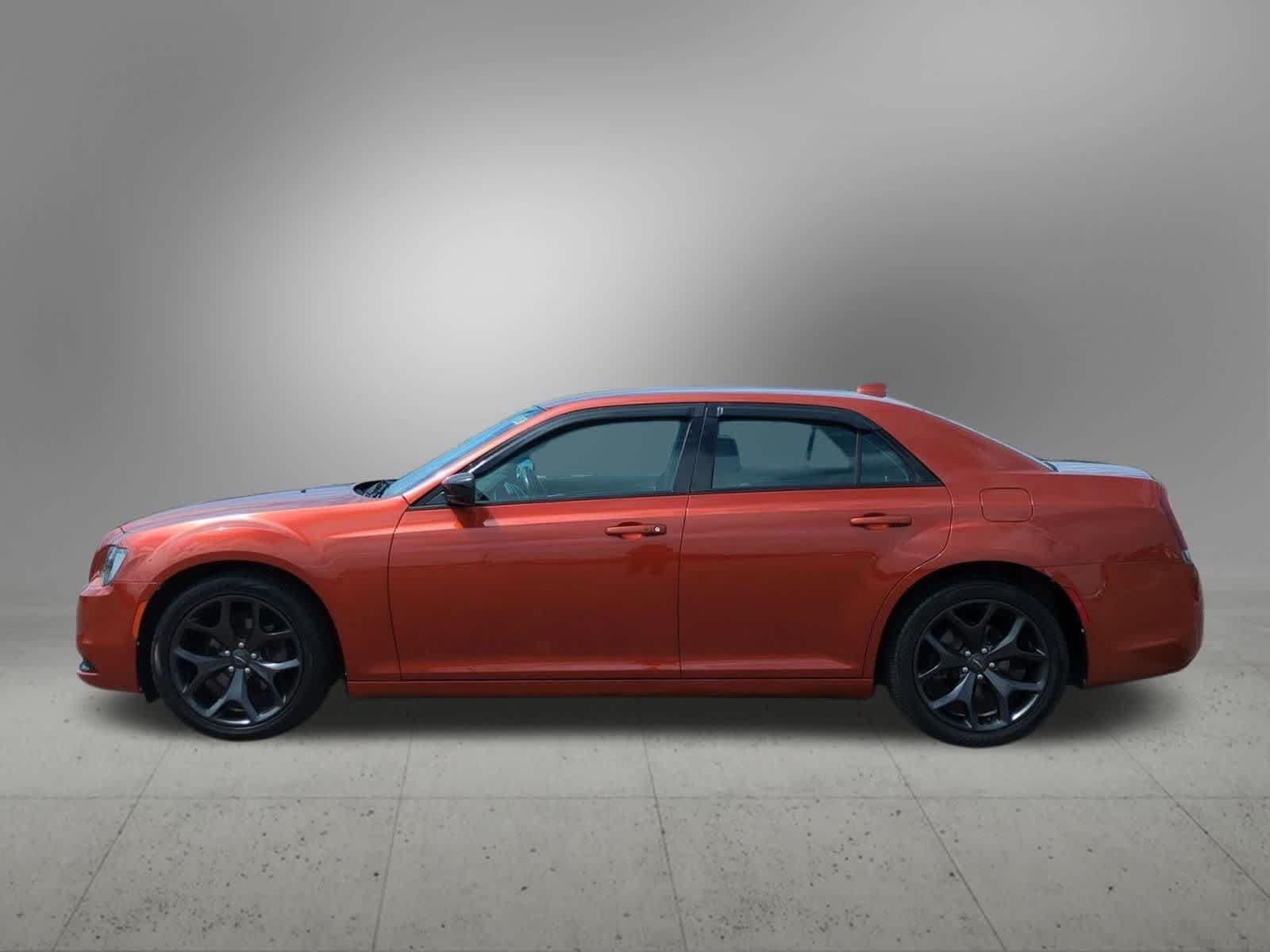 Used 2020 Chrysler 300 Touring w/ Sport Appearance Package RWD image 3