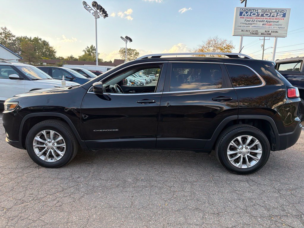 Used 2019 Jeep Cherokee Latitude w/ Cold Weather Group AWD/4WD image 8
