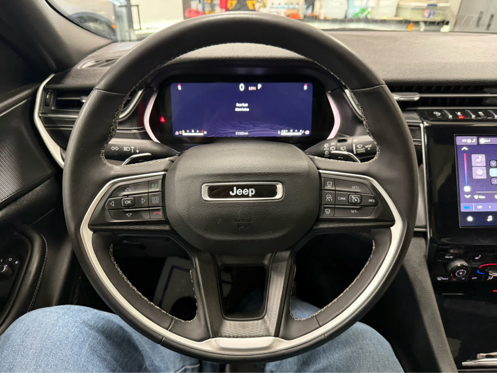 Used 2023 Jeep Grand Cherokee Altitude AWD/4WD image 14