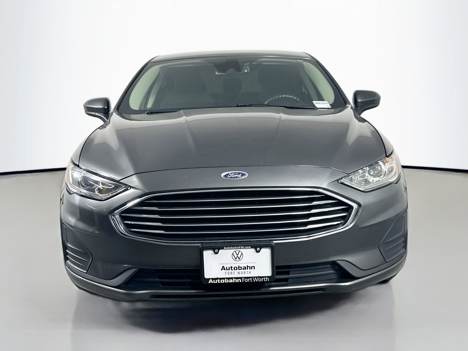 Used 2019 Ford Fusion SE image 2