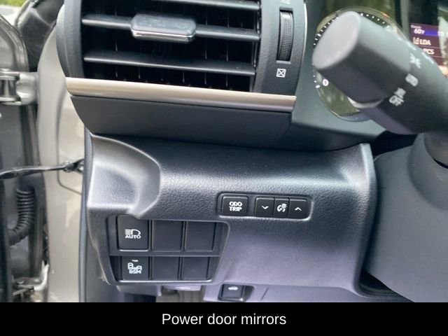 Used 2018 Lexus IS 300 image 19