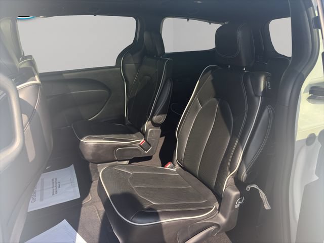 Used 2025 Chrysler Pacifica Limited FWD image 15