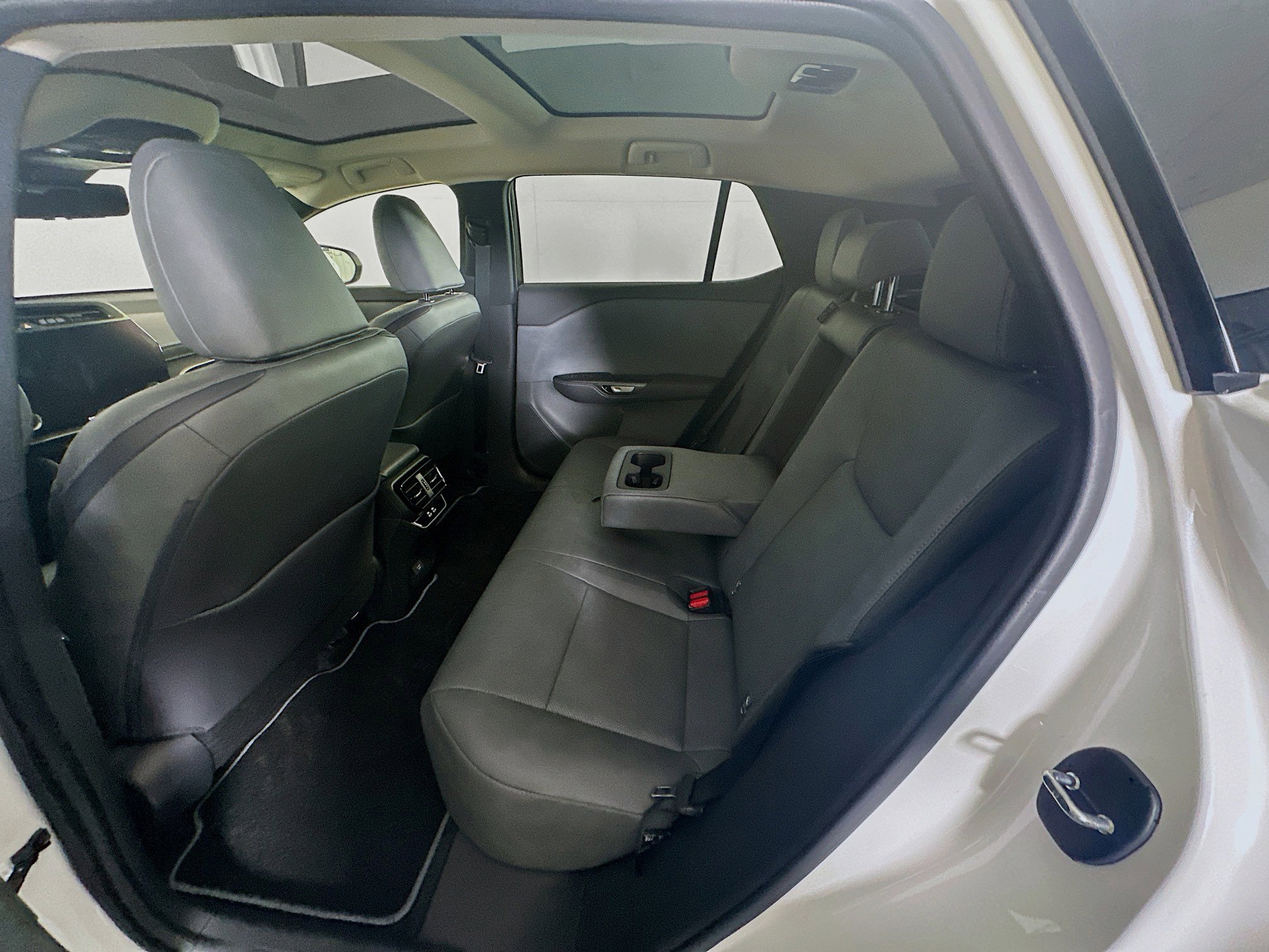 Used 2023 Lexus RZ 450e Premium w/ Technology Package image 30