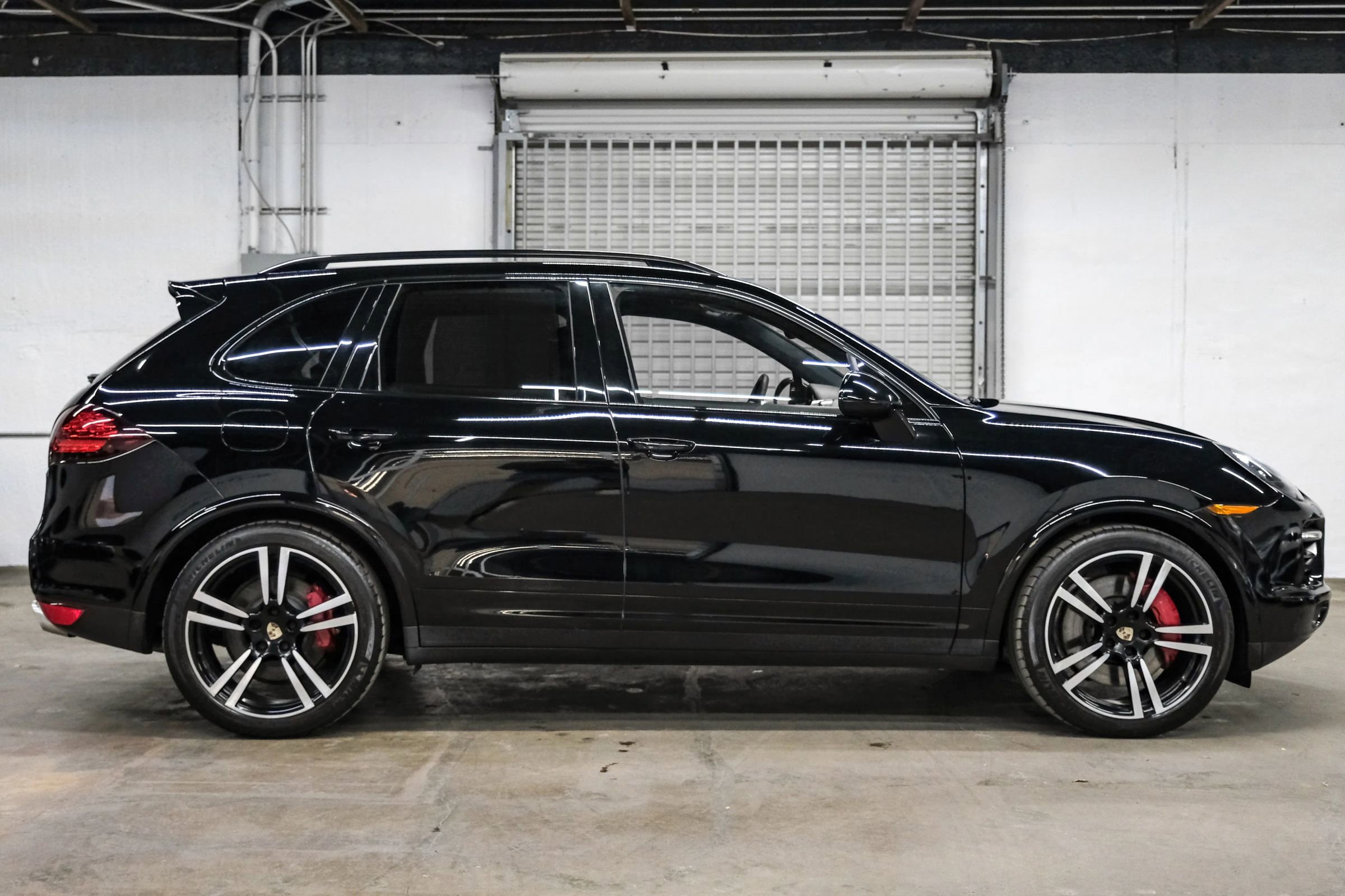 Used 2014 Porsche Cayenne Turbo S AWD/4WD image 10