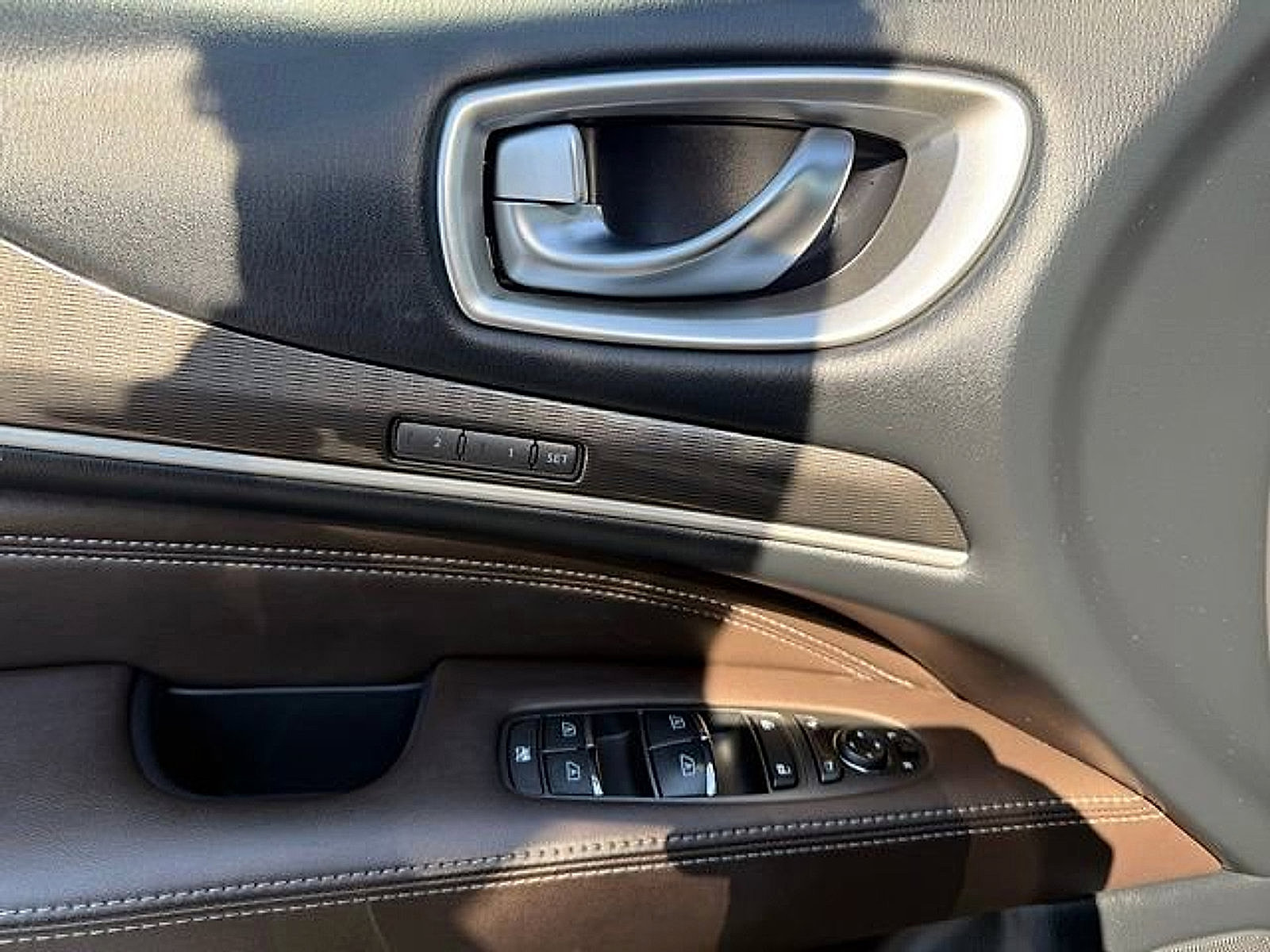 Used 2019 INFINITI QX60 Luxe w/ Essential Package image 14