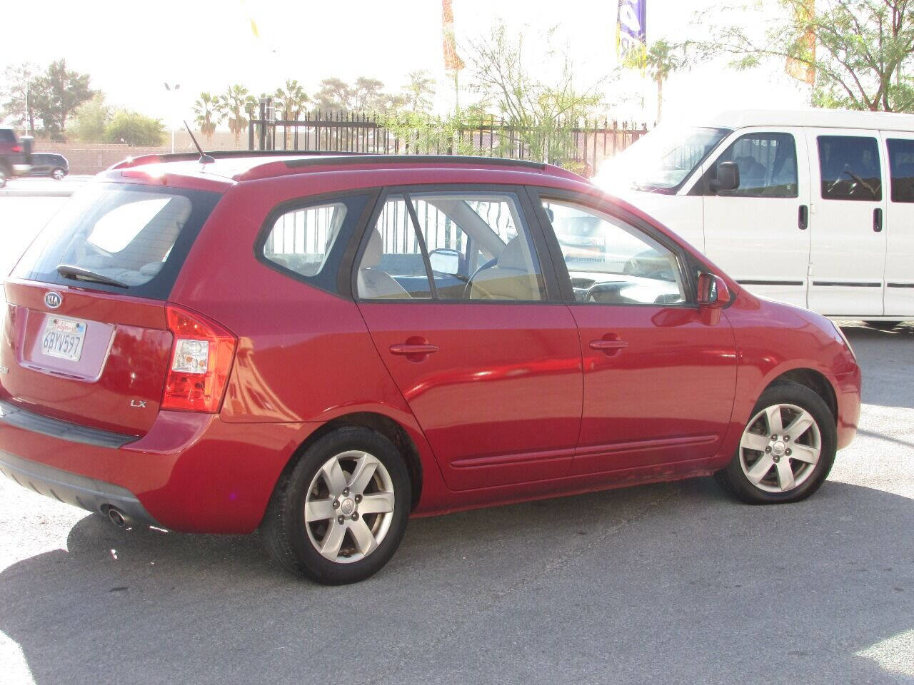 Used 2007 Kia Rondo LX w/ Convenience Pkg FWD image 10