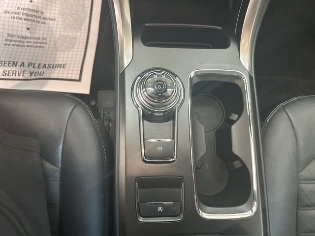 Used 2018 Ford Fusion SE w/ Fusion SE Technology Package FWD image 13