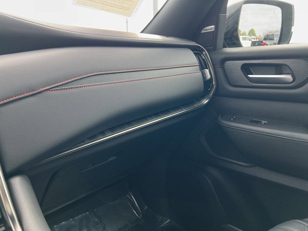 Used 2025 Nissan Armada PRO-4X w/ Pro-4X Premium Package image 42