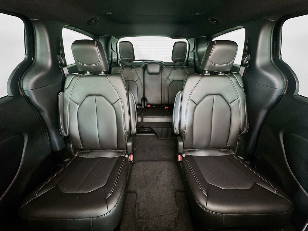 New 2026 Chrysler Pacifica Select image 10