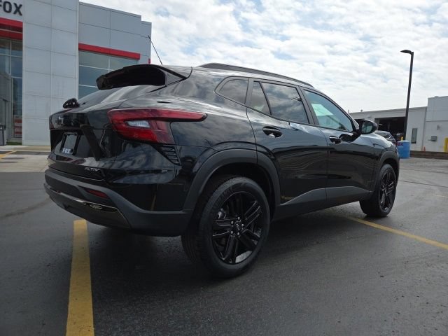 Used 2024 Chevrolet Trax ACTIV w/ Sunroof Package FWD image 8