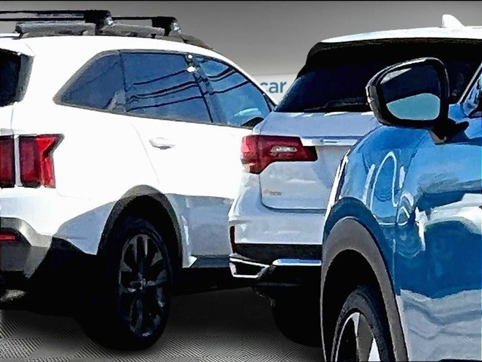 New 2025 Nissan Kicks SR w/ Illumination Package image 6