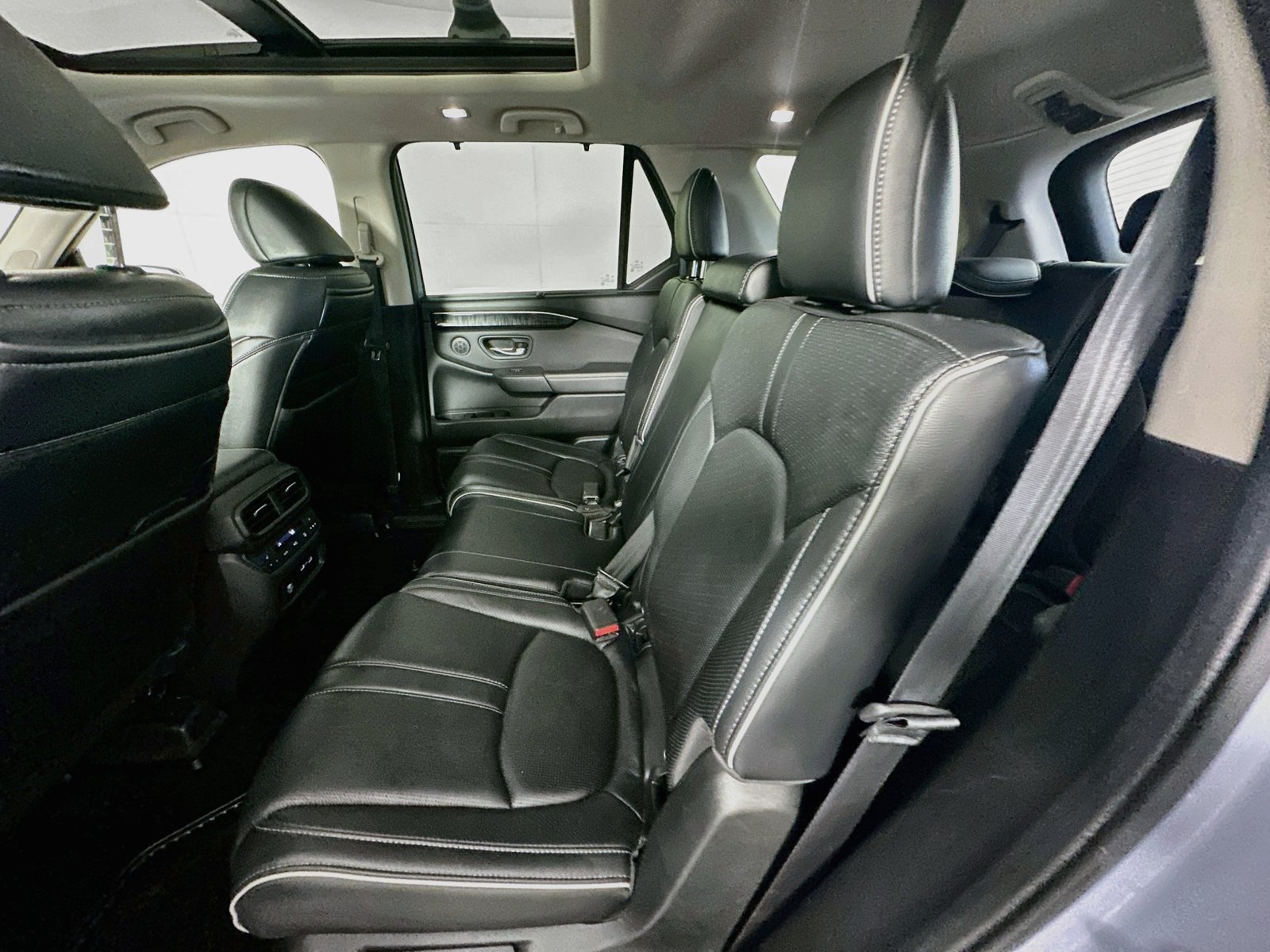 Used 2023 Honda Pilot Elite image 26